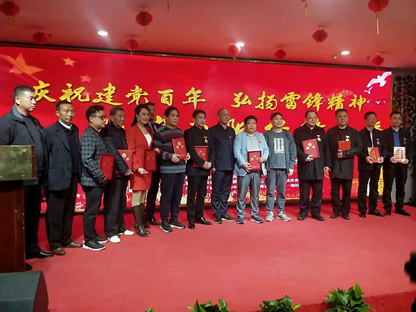 南阳：《雷锋精神与新时代》讲座在卧龙区航程国际酒店开讲（图4）