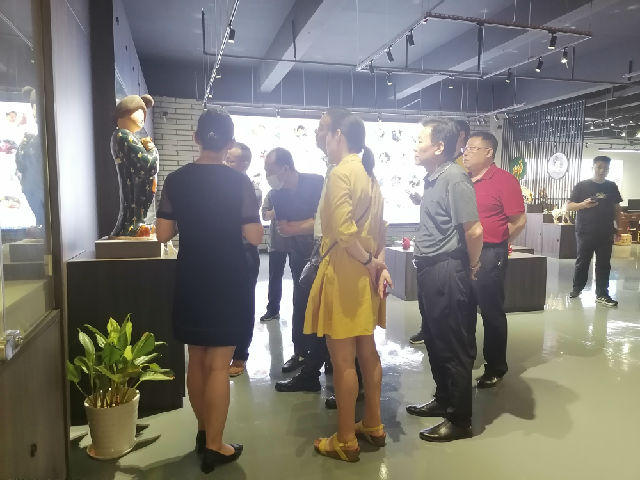 深圳唐三彩非遗艺术馆开展“探索跨界融合,推动非遗创新”主题沙龙(图4)