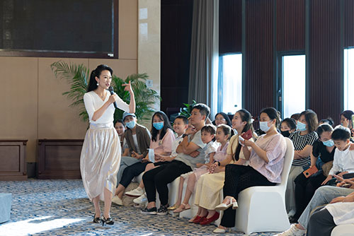 「公益榜样」 苏畅:让悠扬古筝传遍世界 为抑郁患者带去慰藉