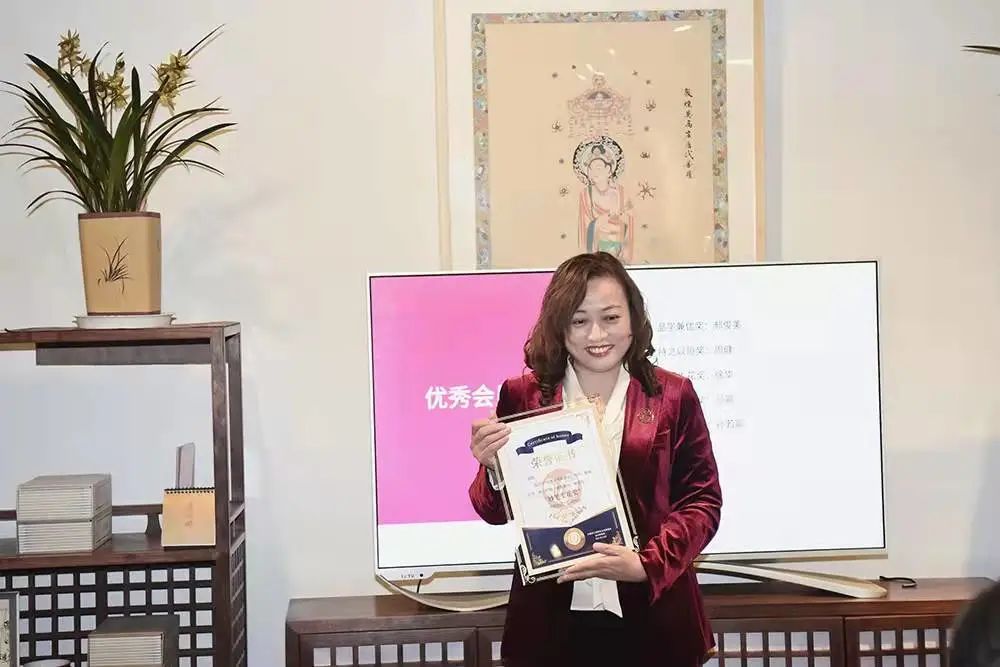 看溪山清远，品花道人生 ——济南市工商联女企业家商会读书分享专委会“溪山花语” ——《谈美》线下读书（图7）