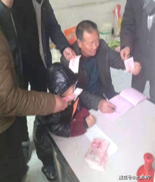 坚守在婚丧嫁娶第一线的“特殊服务员”(图5)