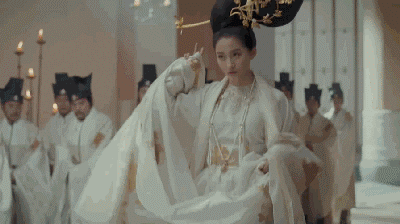 关晓彤终于找到适合自己的造型了,汉服扮相绝美,颜值重回巅峰(图2)