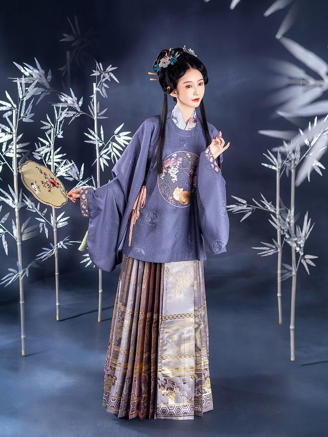 关晓彤终于找到适合自己的造型了,汉服扮相绝美,颜值重回巅峰(图14)