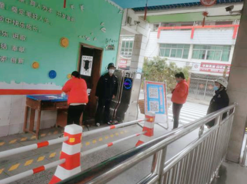 湖北武穴梅川镇中心幼儿园:防疫不松懈 演练筑防线!(图3)
