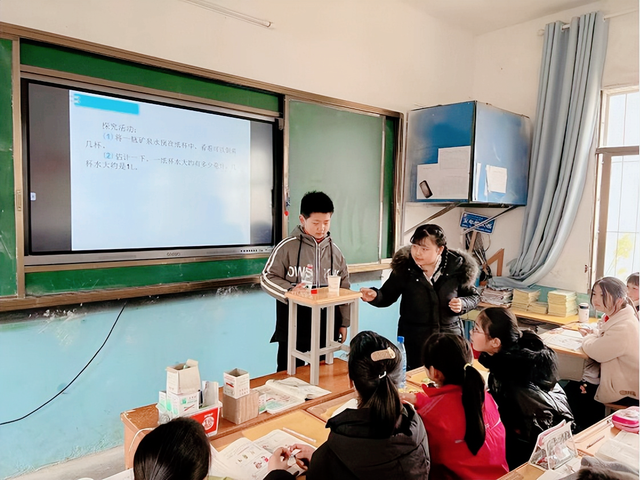 湖北武穴石佛寺镇鸡公岭中学小学部:凝“新”聚力 展“新”风貌!(图2)