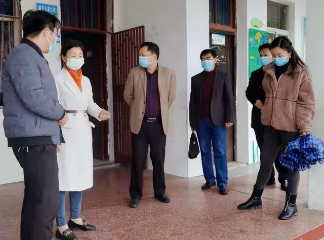 湖北武穴:蔡慧到余祥小学调研校园建设和疫情防控工作!(图4)