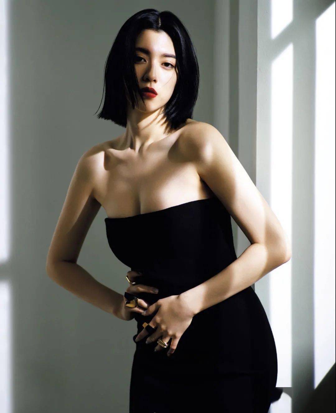 周杰伦 '钦点尤物' 三吉彩花「真空上阵」!曾被质疑 '下海' ?颇有 '东方美女韵味' !(图20)