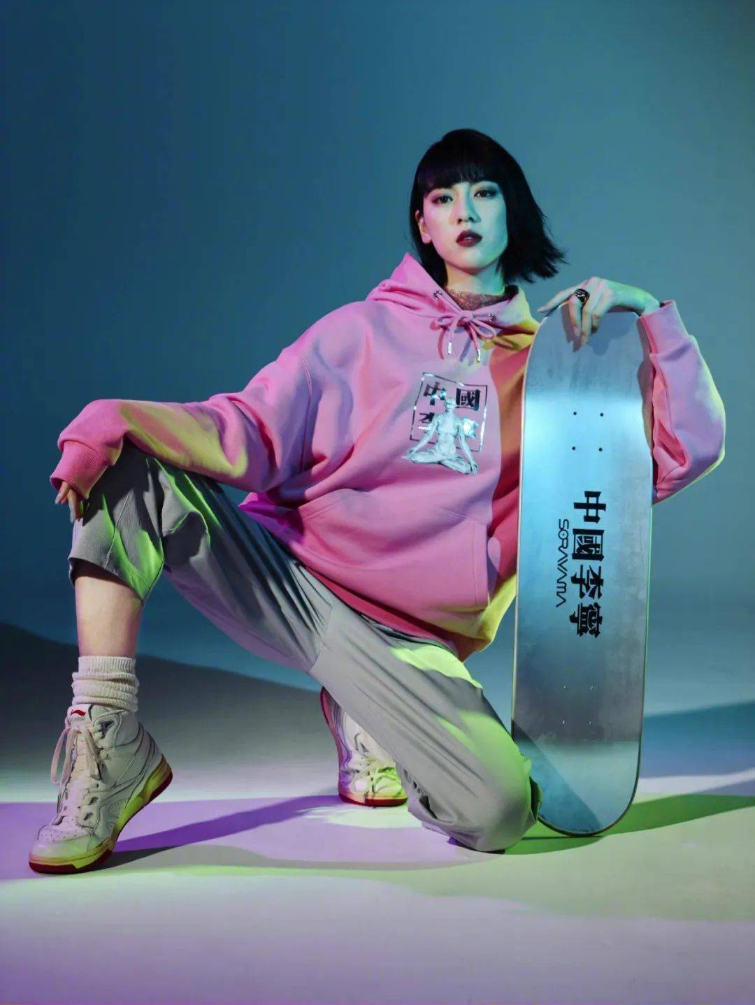 周杰伦 '钦点尤物' 三吉彩花「真空上阵」!曾被质疑 '下海' ?颇有 '东方美女韵味' !(图26)