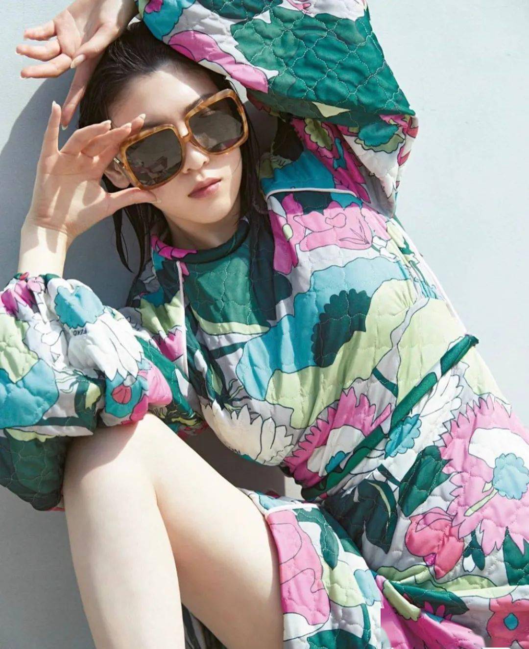 周杰伦 '钦点尤物' 三吉彩花「真空上阵」!曾被质疑 '下海' ?颇有 '东方美女韵味' !(图13)