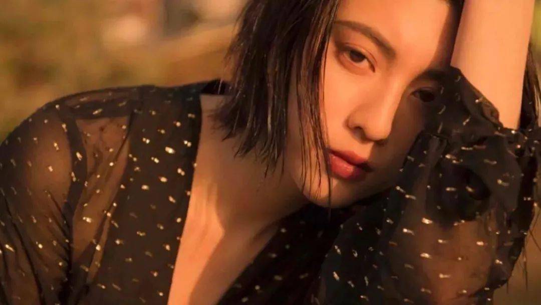 周杰伦 '钦点尤物' 三吉彩花「真空上阵」!曾被质疑 '下海' ?颇有 '东方美女韵味' !(图30)