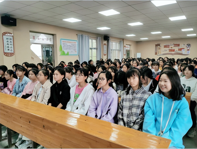 阳光心灵 健康成长——湖北武穴四望中学开展女生青春期健康教育讲座!(图4)