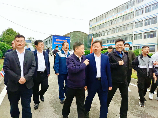 中央和省市媒体“沿着黄黄高铁看黄冈”采访团走进湖北祥云!