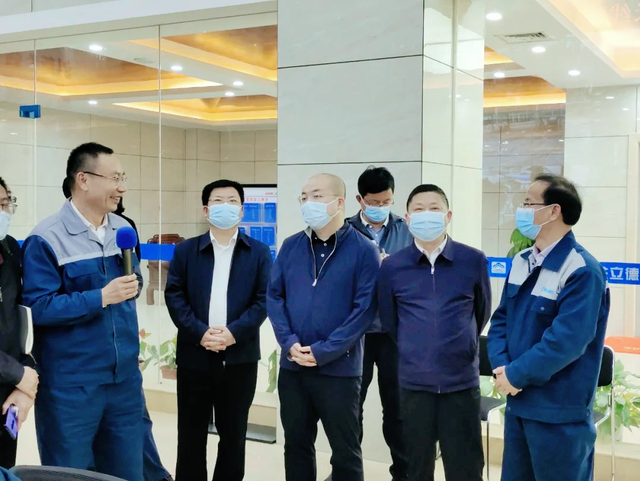 中央和省市媒体“沿着黄黄高铁看黄冈”采访团走进湖北祥云!(图2)