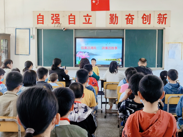 湖北武穴街道李顶武小学:倡廉洁清风 讲廉洁故事!(图4)