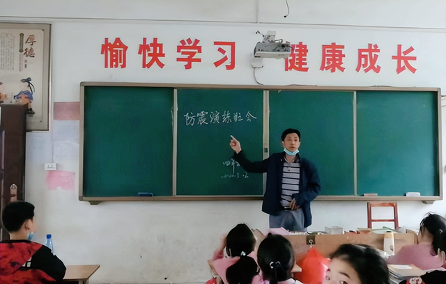 湖北武穴田家镇街道钱炉小学:防震应急演练筑牢安全屏障!(图5)