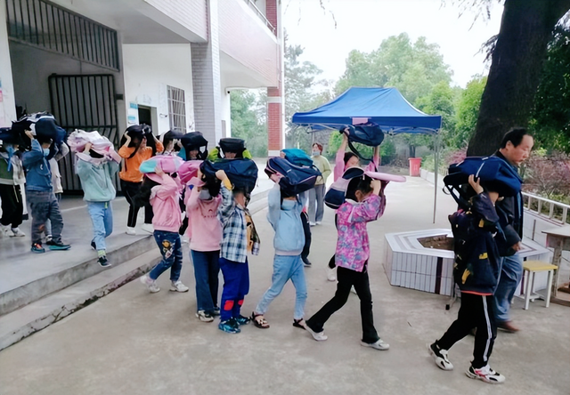 湖北武穴田家镇街道钱炉小学:防震应急演练筑牢安全屏障!(图2)