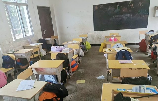 湖北武穴田家镇街道钱炉小学:防震应急演练筑牢安全屏障!(图3)