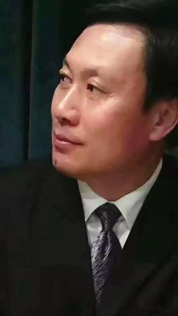 【诗生活】实力诗人 ‖ 高也深‖瑞士大酒店的保安（图2）