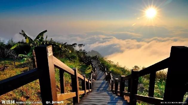 【诗生活】炎热不在山上 文/程志强（河南平顶山）