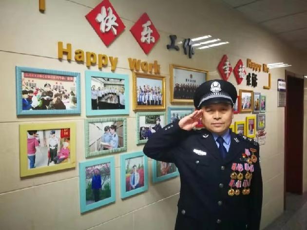 张敏人物通讯《扎根社区心系居民保平安》第九期(总第358期)的作品(图3)