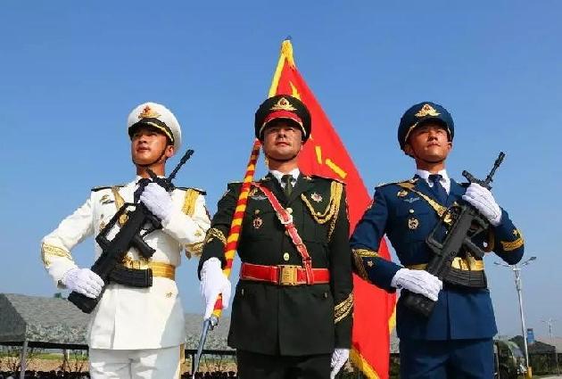 【诗生活】致敬！军人 文/红柳