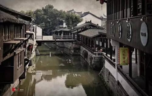 【诗生活】《回望旧街》 文/段福平