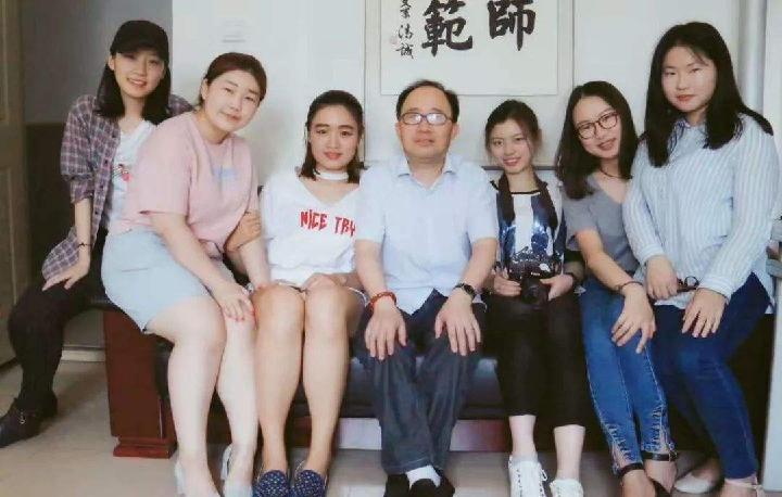 七绝‖献给老师 文/博雅蕴新