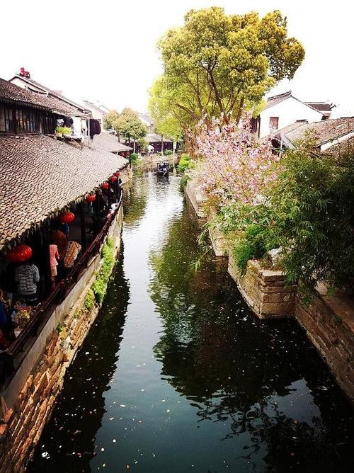 衣架上的衣衫 文/正大光明（图2）