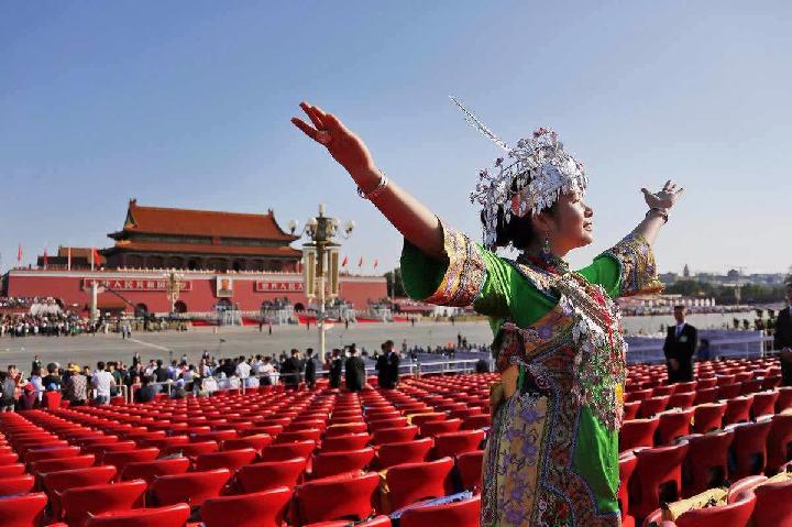 现代新诗‖祖国母亲七十年 文/博雅蕴新（图2）