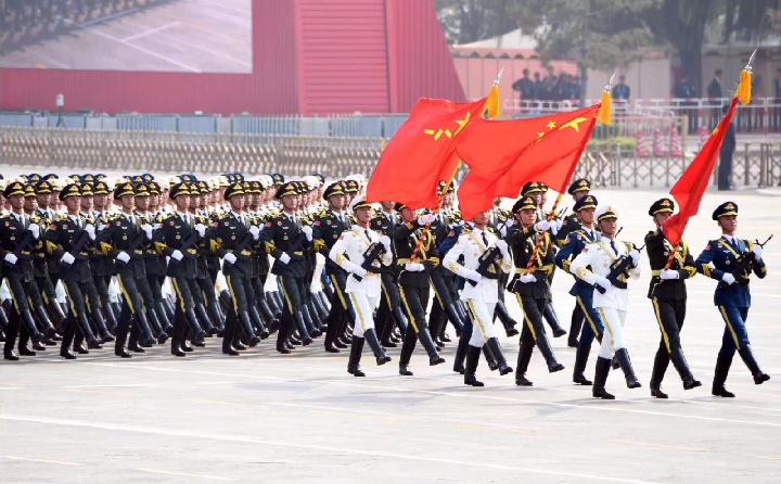 阅兵庆国七十诞 文/张志荣（图2）