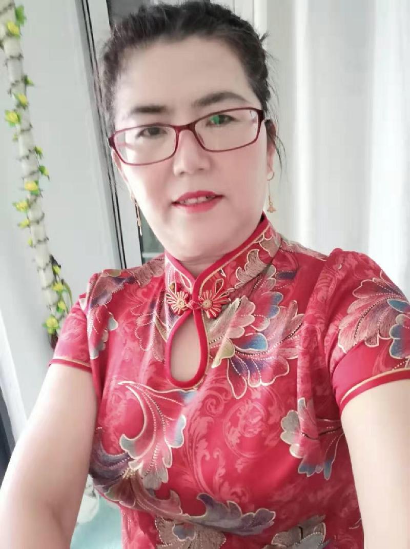 浣溪沙,桃下柳堤蝶舞花 词/蔡秀娟