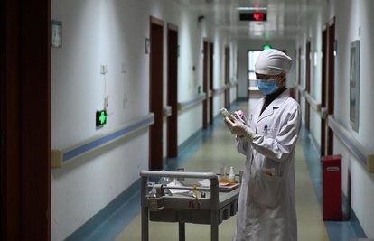 病房暇思录 文/屈彦红(图4)