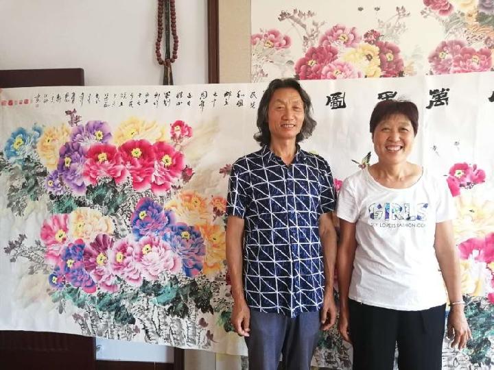 为“庆祝建国七十周年”全国书画大展,史治科巨幅丈八牡丹五十六个民族五十六朵花,附诗:春风万里图诗一首(图2)