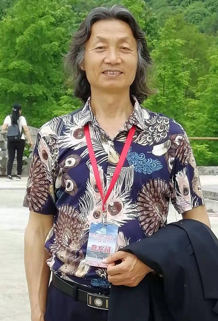 伊川文联付新艳副主席率领书画群英赴史治科家 共同赋诗九首合影留念(图14)