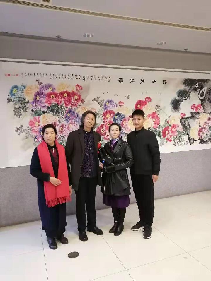 为庆祝“建国七十周年”史治科巨幅丈八牡丹《春风万里图》在北京博物馆展出，恭喜荣获一等奖！共赋诗庆贺！（图7）