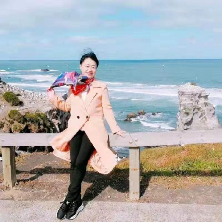 《中国爱情诗刊》【中国爱情诗人档案】(第929期)广东诗人:何京兰的诗