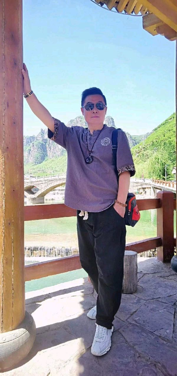 书画家、《博雅荟萃》理事会副主席王龙飞先生霓虹村写生视频《画你》(图6)