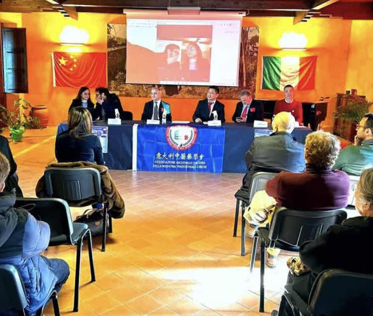 意大利中医药学会,受邀为偏远地区民众义诊(图4)