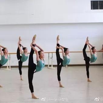 《阳光总在风雨后》作者:老神仙【主播:铁魂】【桃源国际诗歌集团】用声音传递温暖，以诵读致敬人生♬（图12）