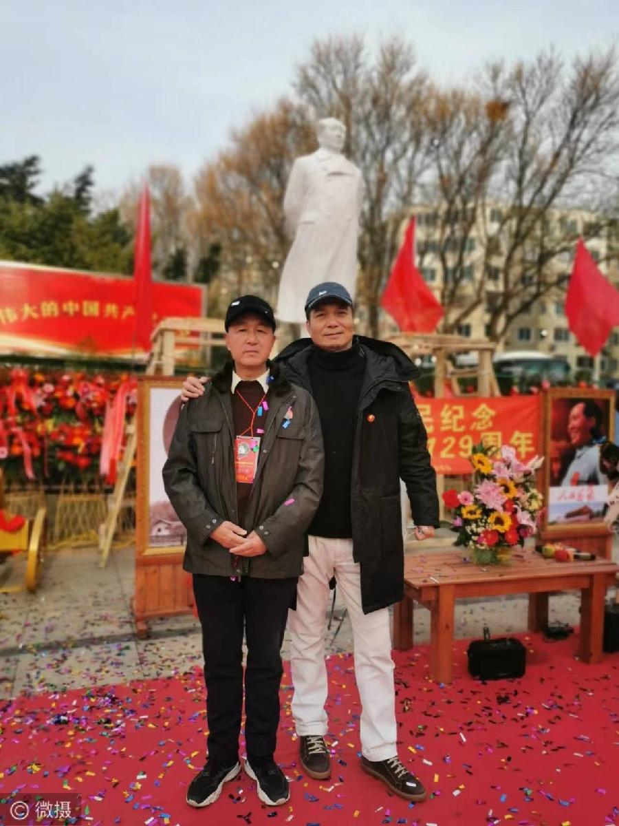 CCTV全球爱华《大连人民纪念伟大领袖毛泽东主席诞辰129周年》(图2)