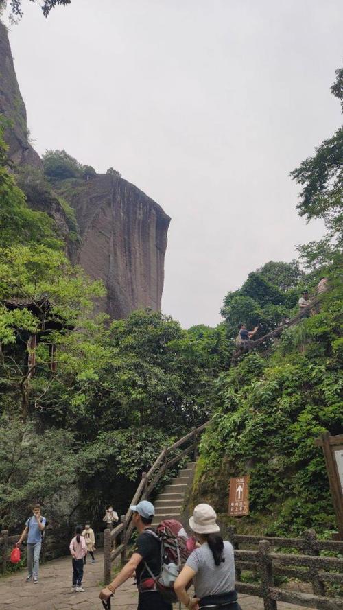 星火诗社一百期梁同余个人专辑《百景生辉,百诗添彩》(图60)