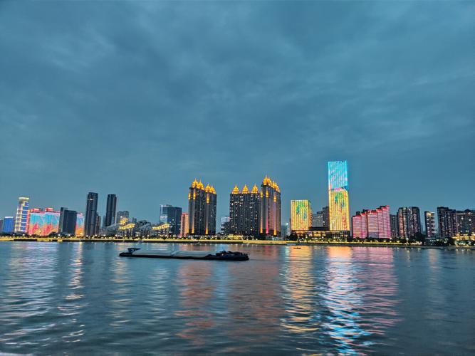 星火诗社一百期梁同余个人专辑《百景生辉,百诗添彩》(图176)
