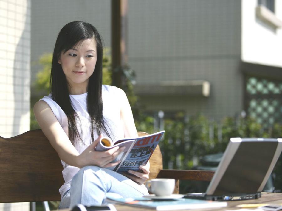 【新诗大观】中年少女——写在2022年末||文/邵峰||诵/美丽心情(图6)