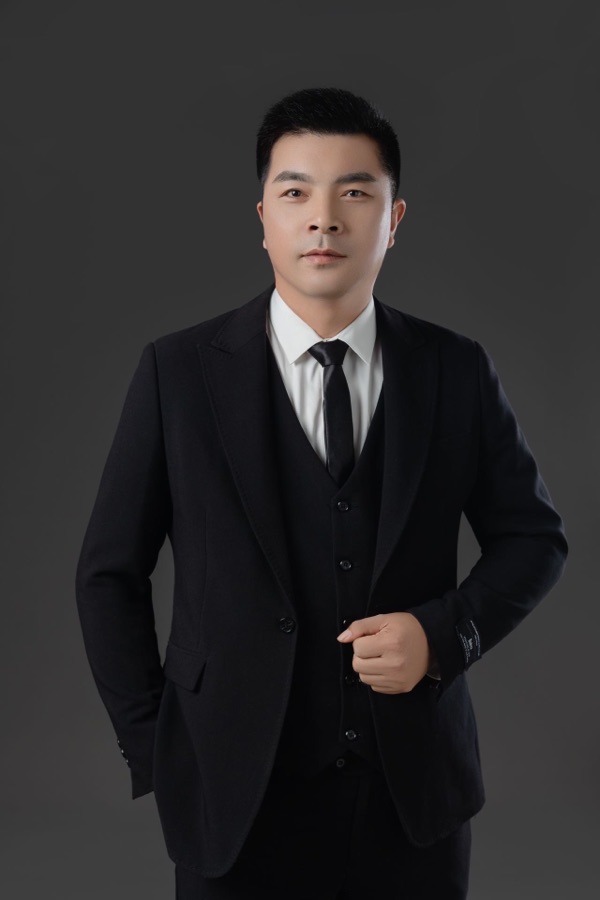 【诗子星座】推出《诗与评专刊》问渠老师的《回眸一笑百媚,坐拥水阔山高》(图3)