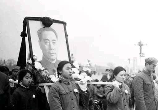 付育清深情诵读《缅怀周总理》（图2）