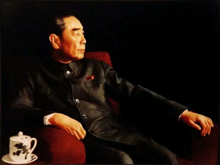 《纪念周总理逝世47周年专刊二》周总理永远活在人民心中 【花雨馨声诗意天空栏目】【第179期】