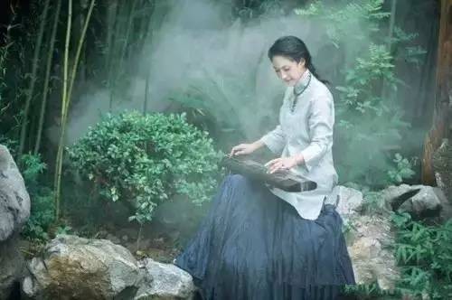 玫瑰伊人朗诵【我有】作者/秋水蒹蕸