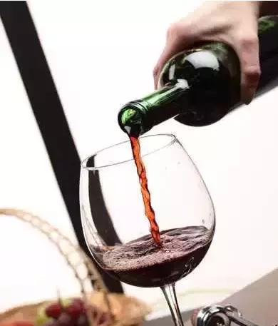 【中国长江文学社】名家名诵《举起祝福的酒杯》作者莫先生/诵读海纳百川、叶子/制作宋梅【第5023期】（图5）
