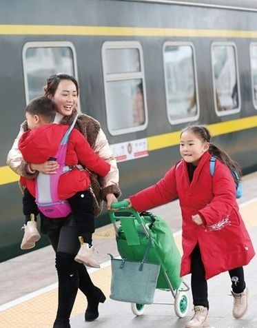 著名朗诵艺术家刘蕾蕾老师深情演绎军旅诗人王全新老师作品【新年的期盼】（图11）