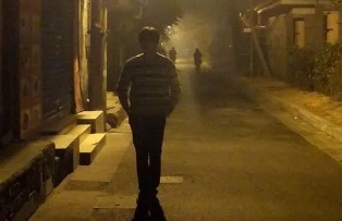 路灯下的孤影-文/丛林-西银/北京头条（图2）